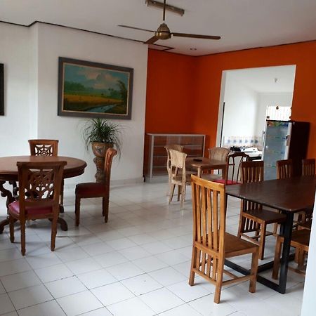 Auberge de jeunesse Anggrek Mas Bed & Breakfast à Ubud Extérieur photo